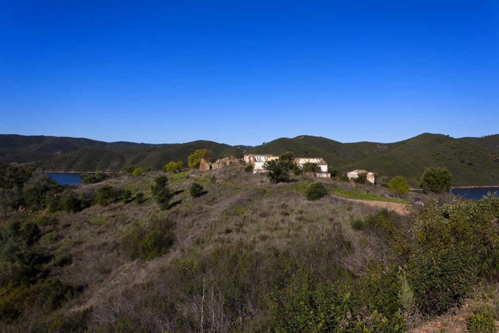 Abandoned waterfront village for sale in Portugal 3