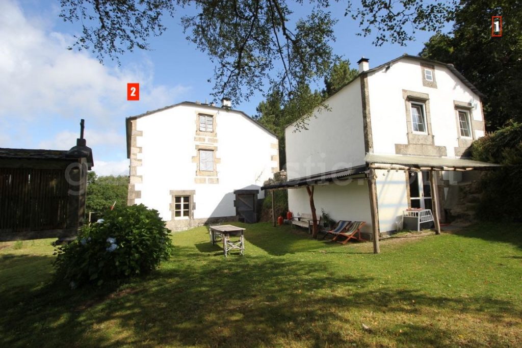 Hamlet For Sale in Lugo Spain with 6 Properties 1