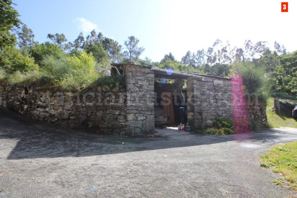 Hamlet For Sale in Lugo Spain with 6 Properties 4
