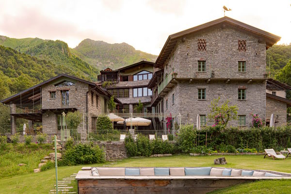 Barbara Vareses family purchased an Italian Borgo - La Burscha