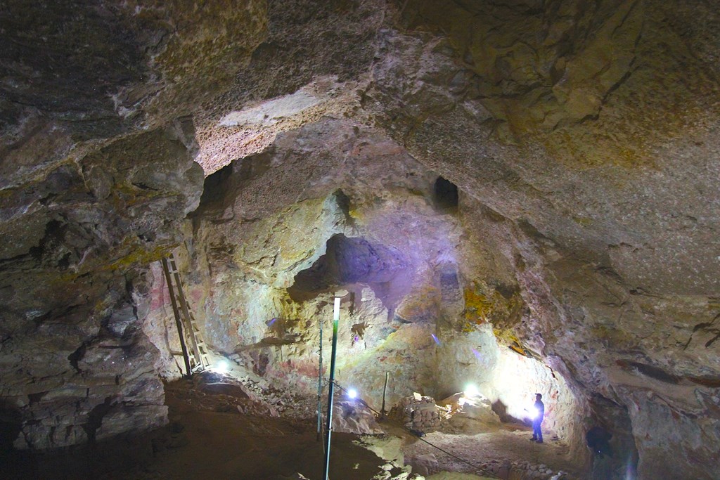 Texas Ghost Town For Sale - Villa de la Mina Also Has a Cave Network 6