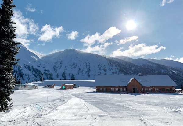 Entire Canadian Ski Resort For Sale - Villageio